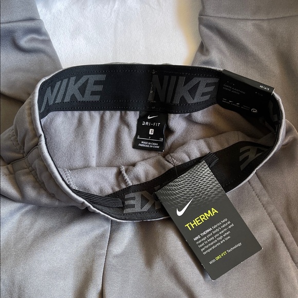 Nike Little Boys Gray Joggers Size Small Brand New With tags. - Picture 3 of 10
